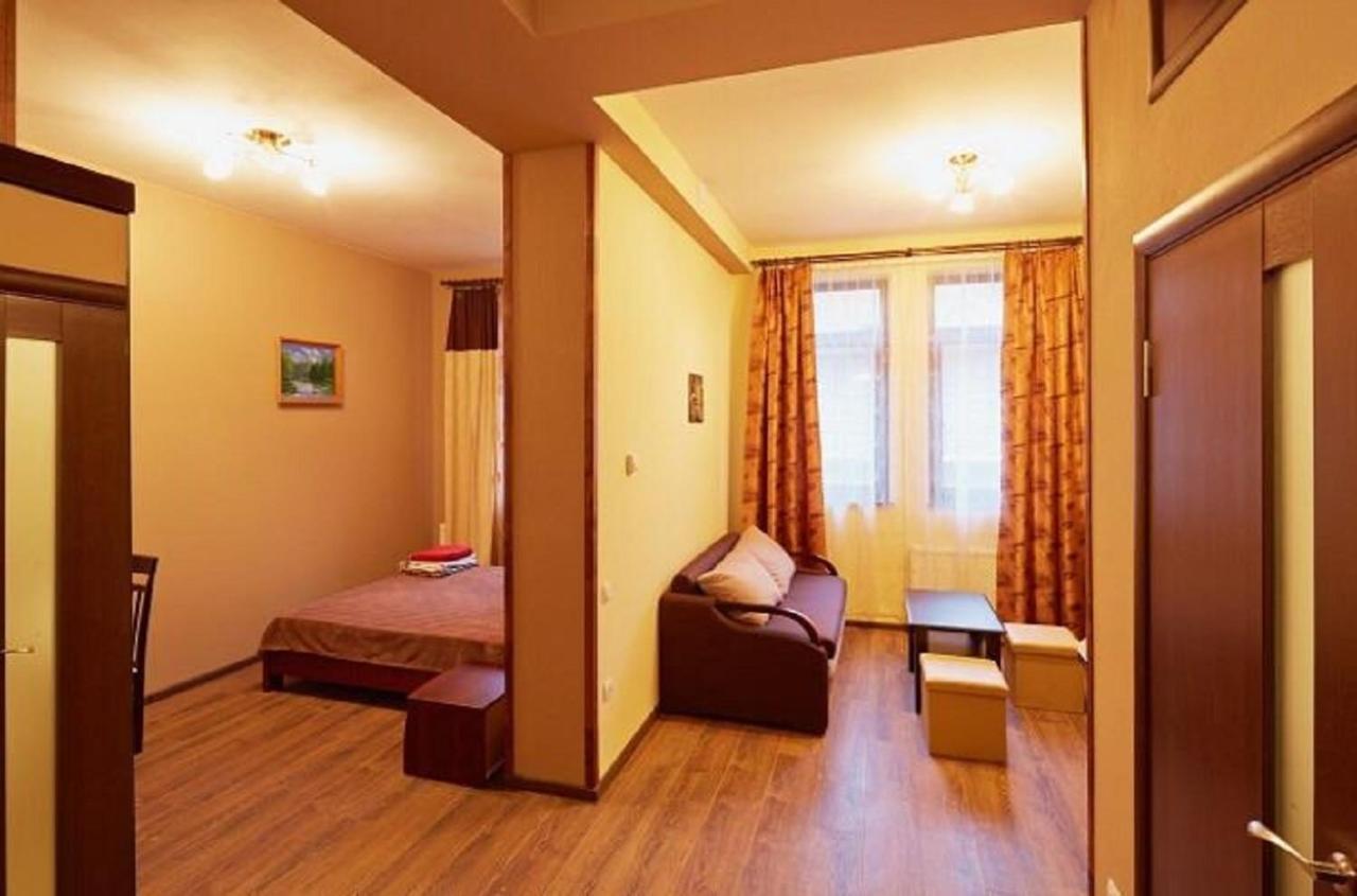 Apartment On Lychakivska 6-A Λβιβ Εξωτερικό φωτογραφία